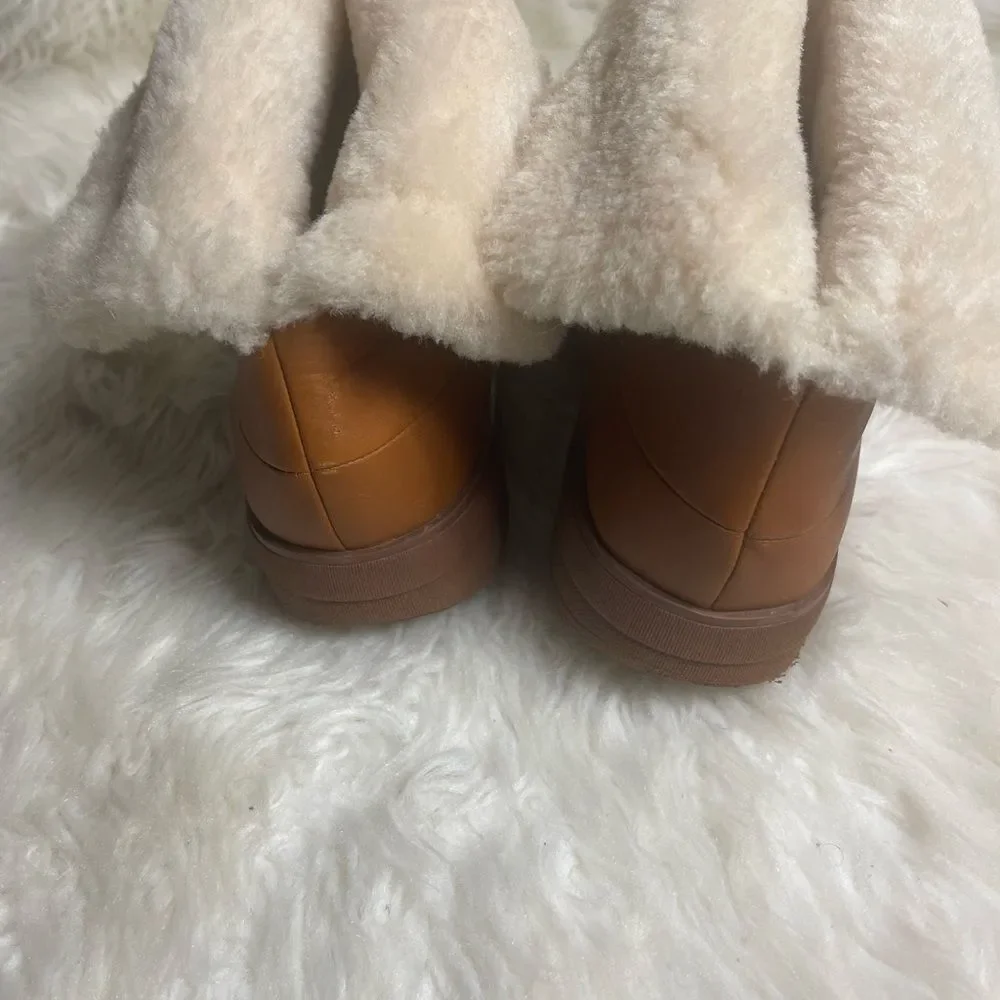 Fitflop Chestnut leather Shearling Ankle Boots  SZ10 rubber soles.